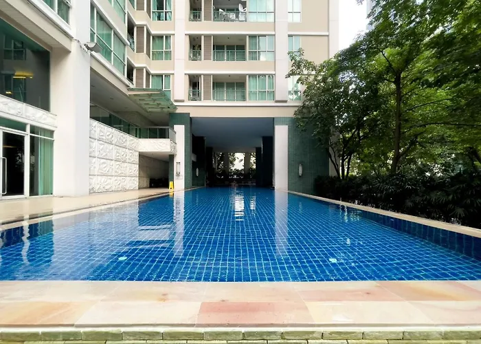 300m Bts L Large 68 Sqm L Pool And Sauna 公寓
