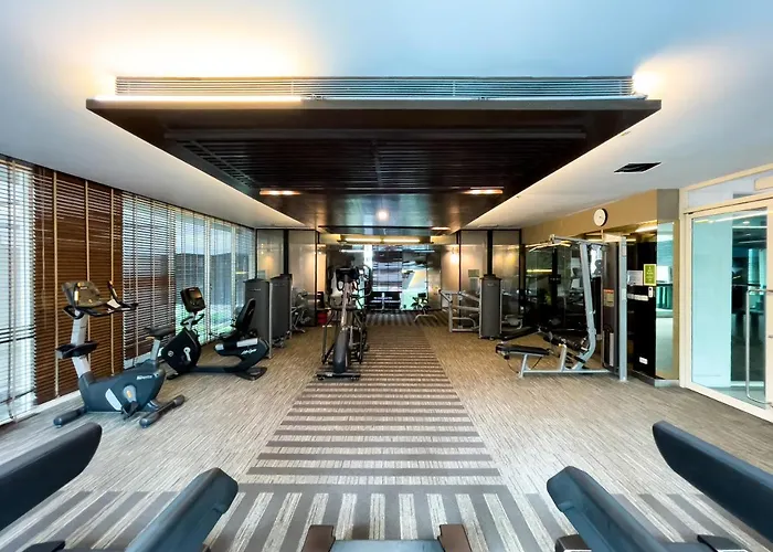 300m Bts L Large 68 Sqm L Pool And Sauna 公寓