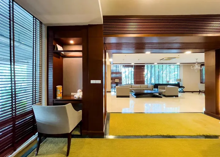 300m Bts L Large 68 Sqm L Pool And Sauna 曼谷